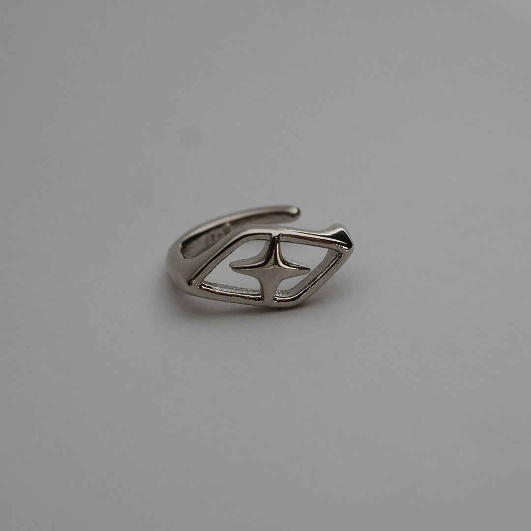 Star Hollow Ear Cuff