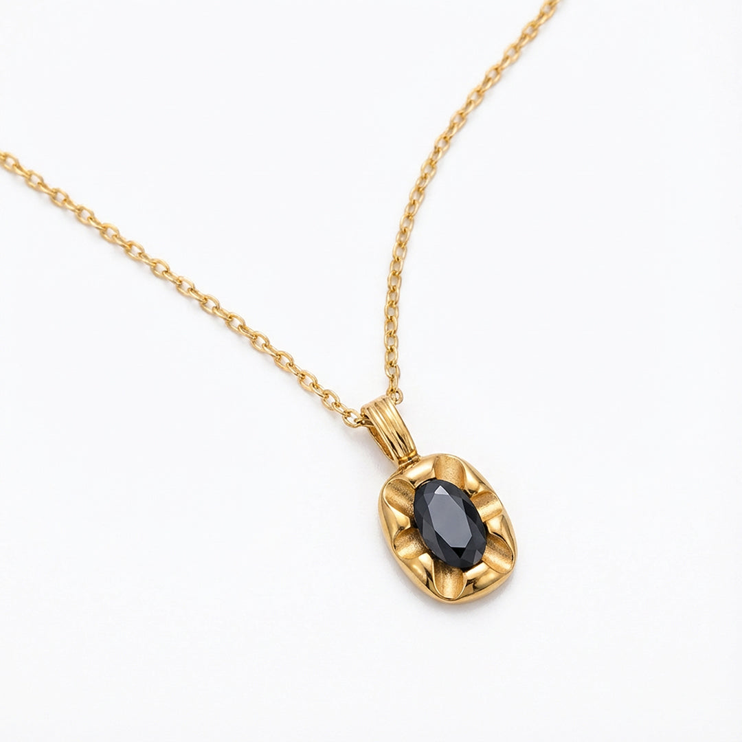 Noir Oval Necklace