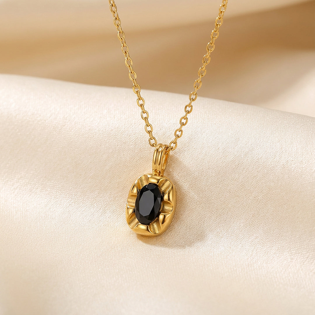 Noir Oval Necklace