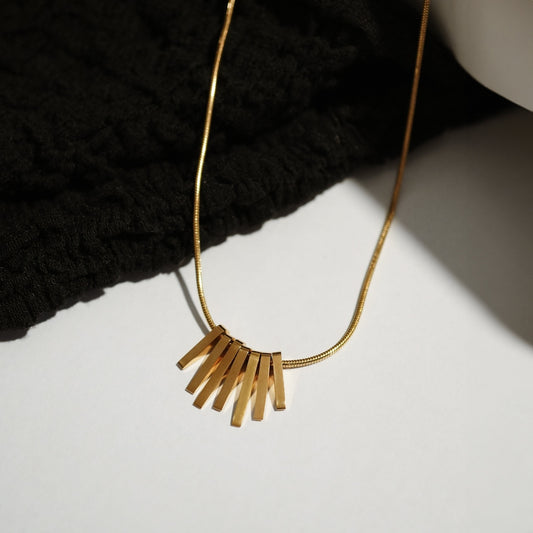 90ninetys,90ninety’s,necklace, gold pendant necklace, Tassel pendant, gold snake bone chain