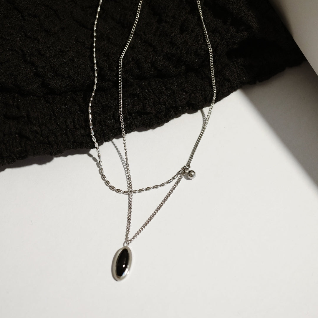 90ninetys,90ninety’s,necklace, Silver pendant necklace, double layers, Black oval pendant 